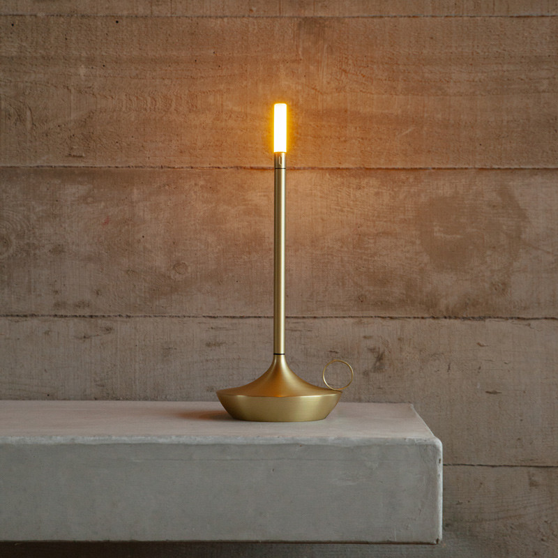 lampe autonome Wick Brass de Graypants